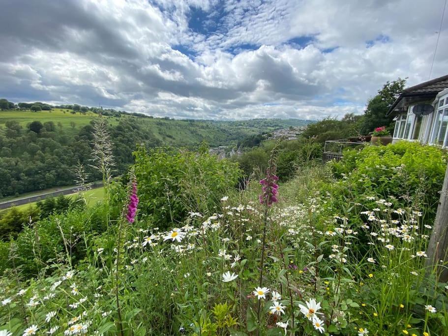 The Crest Hillside Retreat With Hot Tub Villa Abertillery Kültér fotó