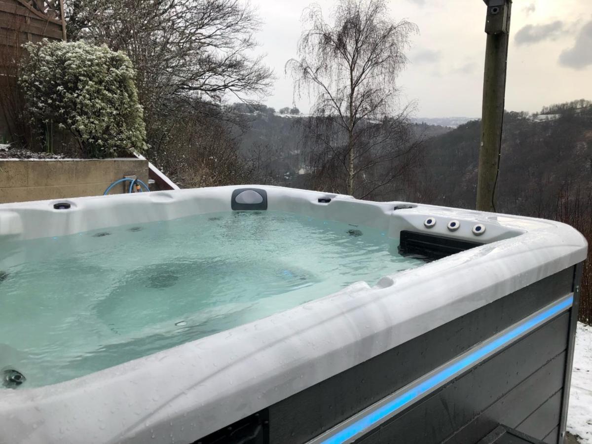 The Crest Hillside Retreat With Hot Tub Villa Abertillery Kültér fotó