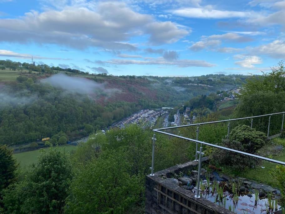 The Crest Hillside Retreat With Hot Tub Villa Abertillery Kültér fotó