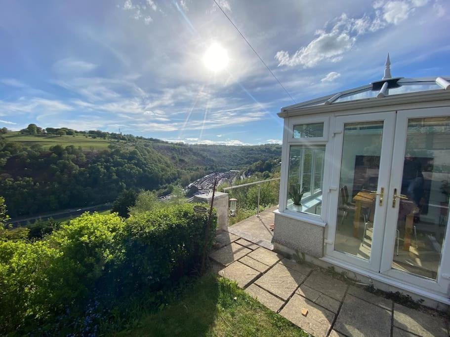 The Crest Hillside Retreat With Hot Tub Villa Abertillery Kültér fotó